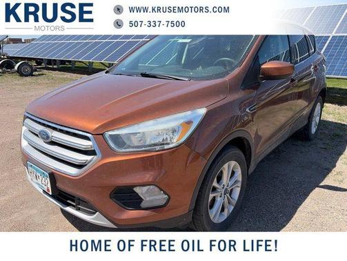 Canyon Ridge Metallic 2017 Ford Escape SE