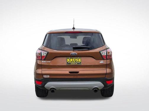 Canyon Ridge Metallic 2017 Ford Escape SE
