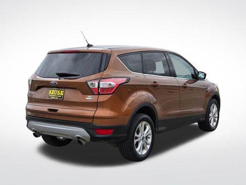 Canyon Ridge Metallic 2017 Ford Escape SE