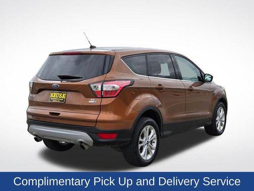 Canyon Ridge Metallic 2017 Ford Escape SE