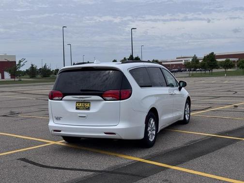 2020 Chrysler Voyager LXI