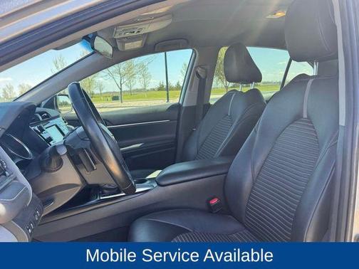 Celestial Silver Metallic 2019 Toyota Camry SE