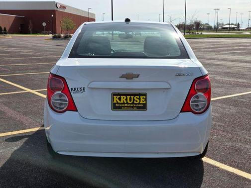 Summit White 2015 Chevrolet Sonic LS