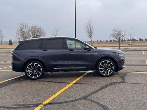 2024 Lincoln Nautilus Black Label