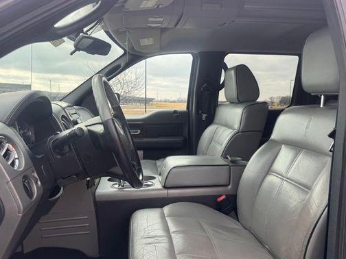 2006 Lincoln Mark LT Base