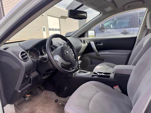 Phantom White Pearl 2010 Nissan Rogue S