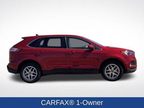 Rapid Red Metallic Tinted Clearcoat 2022 Ford Edge SEL