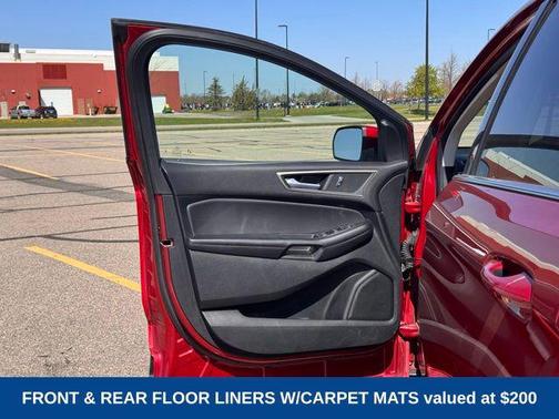 Rapid Red Metallic Tinted Clearcoat 2022 Ford Edge SEL