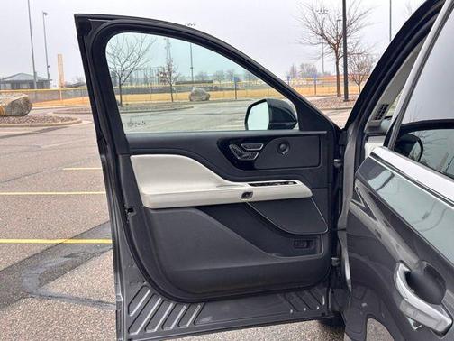 Asher Gray Metallic Clearcoat 2025 Lincoln Aviator Reserve AWD