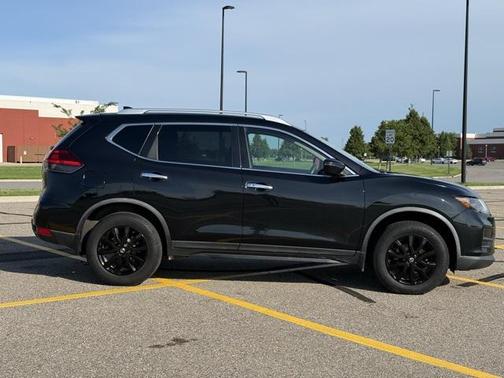 2017 Nissan Rogue SV