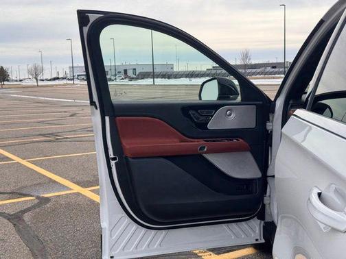 White Metallic 2026 Lincoln Aviator Reserve AWD