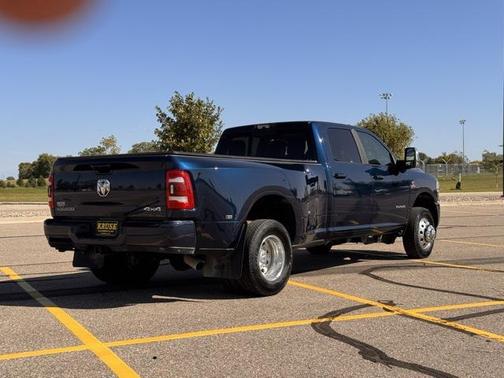 2024 RAM 3500 Laramie Crew Cab 4x4 8' Box