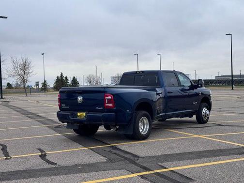 2024 RAM 3500 Laramie Crew Cab 4x4 8' Box