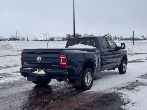 2024 RAM 3500 Laramie Crew Cab 4x4 8' Box