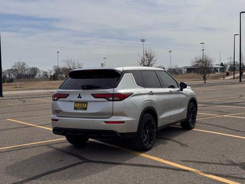 2022 Mitsubishi Outlander Black Edition S-AWC