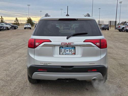 2017 GMC Acadia SLE-1