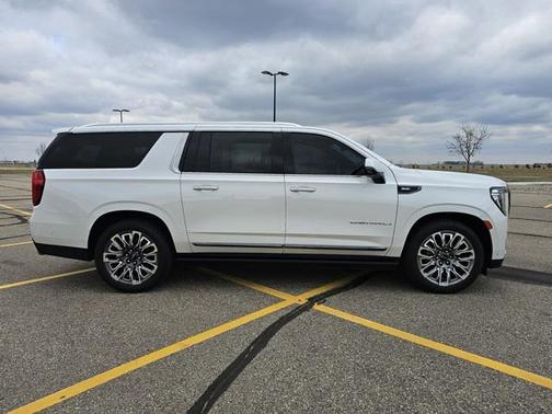 2023 GMC Yukon XL Denali Ultimate