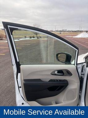 Bright White Clearcoat 2024 Chrysler Pacifica Touring L