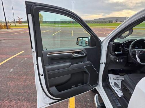 2024 GMC Sierra 1500 SLE