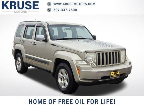 Light Sandstone Metallic Clearcoat 2011 Jeep Liberty Sport