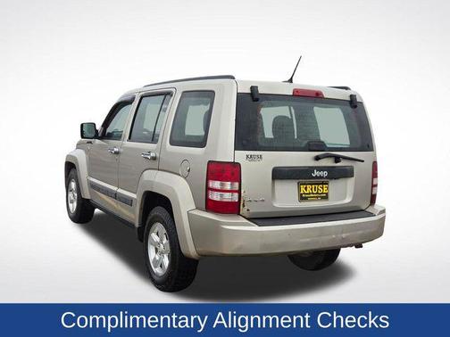 Light Sandstone Metallic Clearcoat 2011 Jeep Liberty Sport