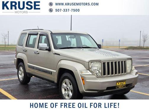 Light Sandstone Metallic Clearcoat 2011 Jeep Liberty Sport
