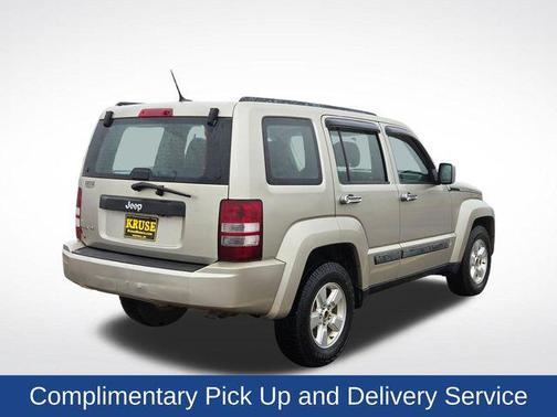 Light Sandstone Metallic Clearcoat 2011 Jeep Liberty Sport