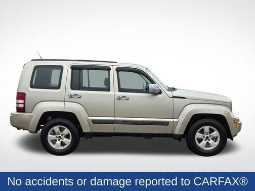 Light Sandstone Metallic Clearcoat 2011 Jeep Liberty Sport