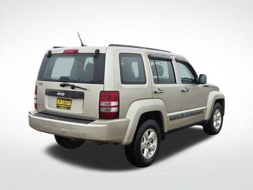 Light Sandstone Metallic Clearcoat 2011 Jeep Liberty Sport