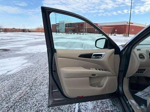 2014 Nissan Pathfinder SL