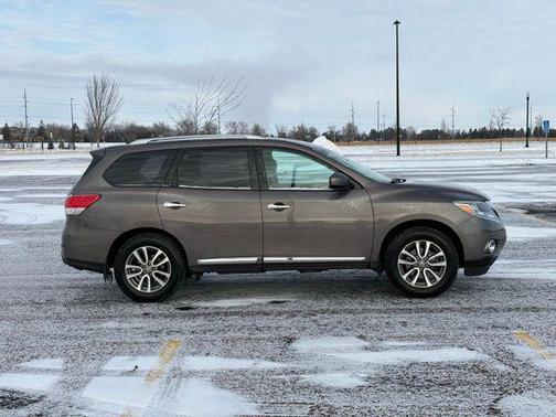 2014 Nissan Pathfinder SL