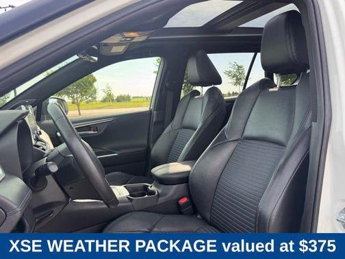 Blizzard Pearl w/Black Roof 2019 Toyota RAV4 Hybrid SE