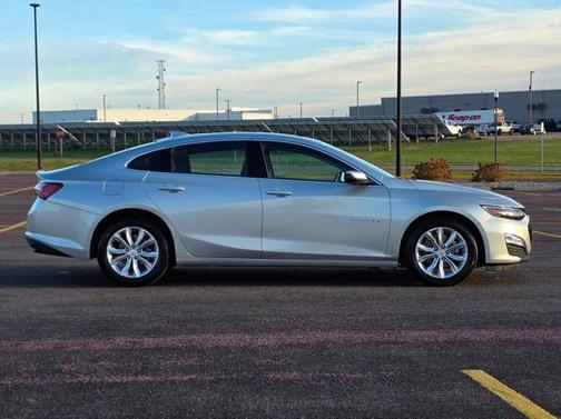 2021 Chevrolet Malibu FWD LT