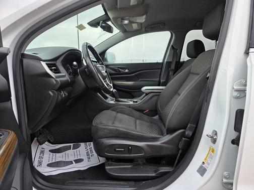 2017 GMC Acadia SLE-2