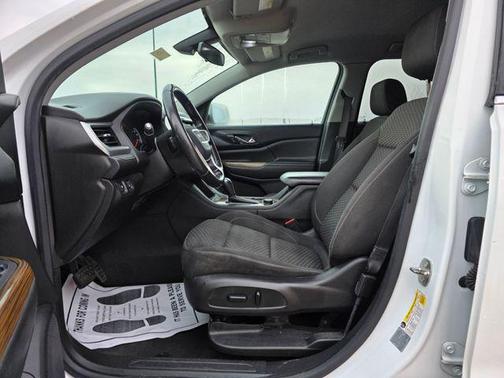 2017 GMC Acadia SLE-2