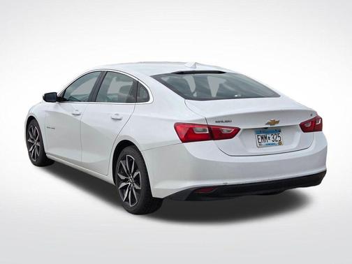 Summit White 2017 Chevrolet Malibu 1LT