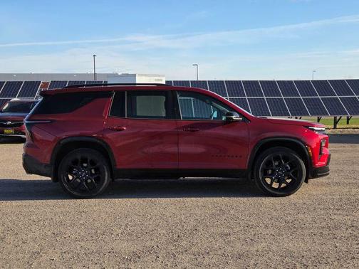 Radiant Red Tintcoat 2024 Chevrolet Traverse RS