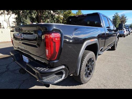 2023 GMC Sierra 2500 Denali