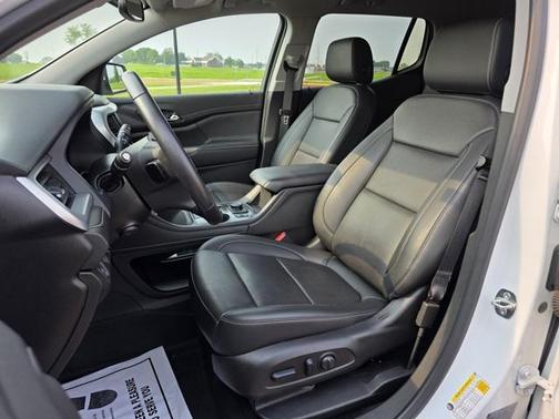 2022 GMC Acadia AWD SLT