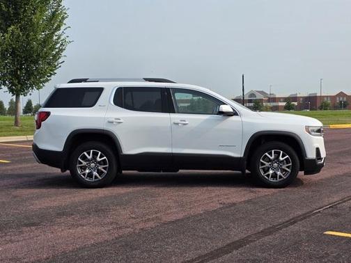 2022 GMC Acadia AWD SLT