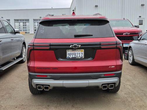 Radiant Red Tintcoat 2024 Chevrolet Traverse AWD Z71