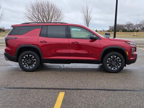 Radiant Red Tintcoat 2024 Chevrolet Traverse AWD Z71