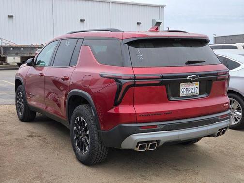 Radiant Red Tintcoat 2024 Chevrolet Traverse AWD Z71