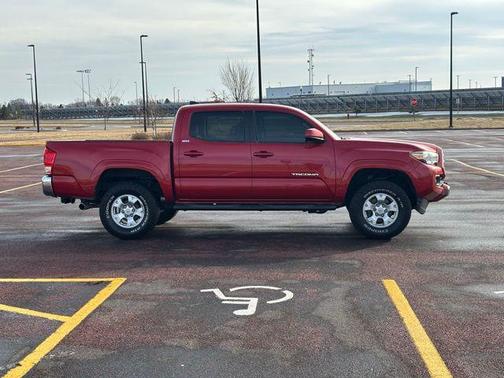 2016 Toyota Tacoma SR5