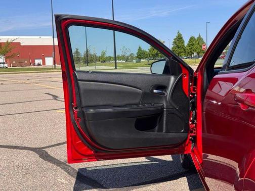 Redline 2 Coat Pearl 2014 Dodge Avenger SE