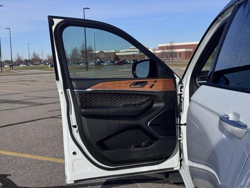 2023 Jeep Grand Cherokee L Summit Reserve