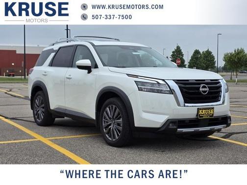 2022 Nissan Pathfinder SL 4WD