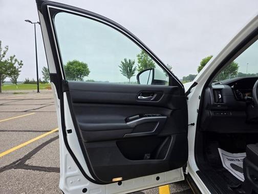 2022 Nissan Pathfinder SL 4WD