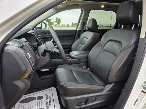 2022 Nissan Pathfinder SL 4WD