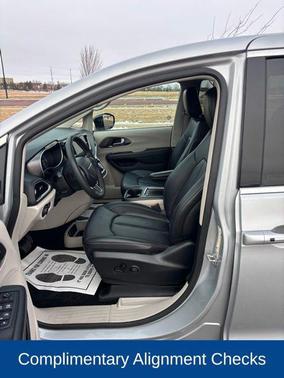 Silver Mist Clearcoat 2024 Chrysler Pacifica Touring L